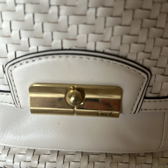 Coach genuine leader satchel. - Picture 5 of 7